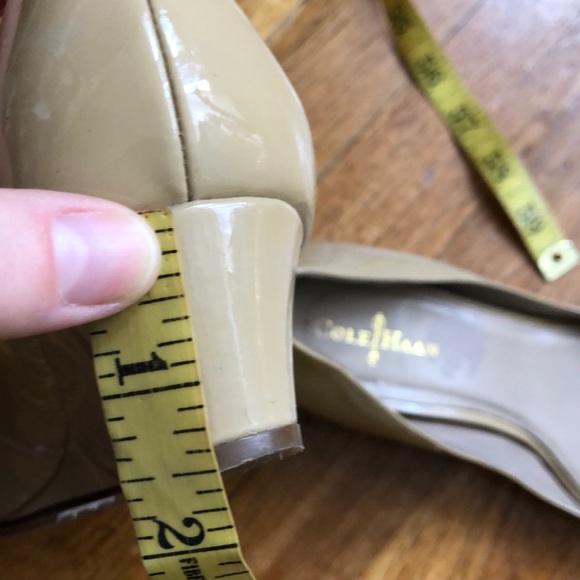 Cole Haan size 5 1/2 B Beige color - Picture 7 of 8